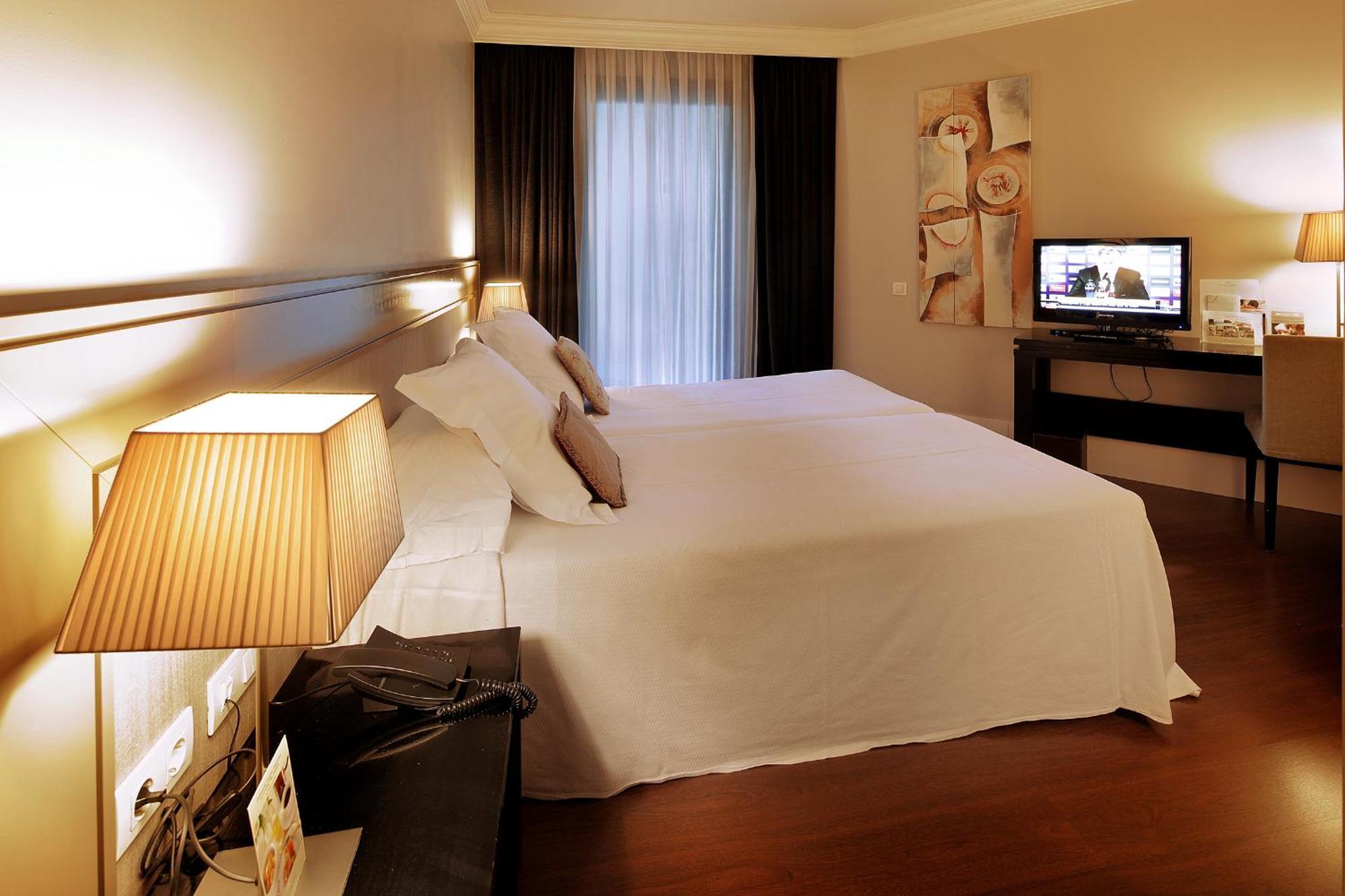 Triple Room,1273163503:JPEG